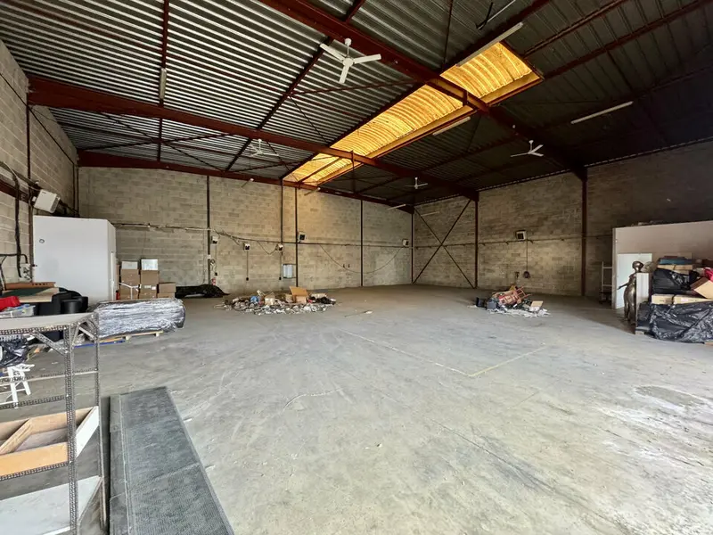Entrepôt / Activité à louer - Saint-Soupplets (77165) - 370 m² - 2 340 €/mois