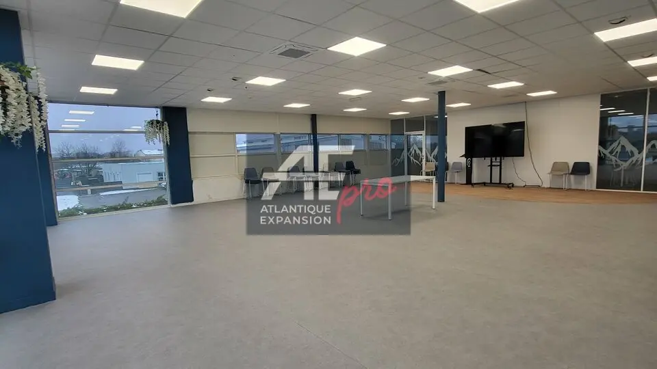 Bureau à louer - Malville (44260) - 179 m² - 1 686 €/mois
