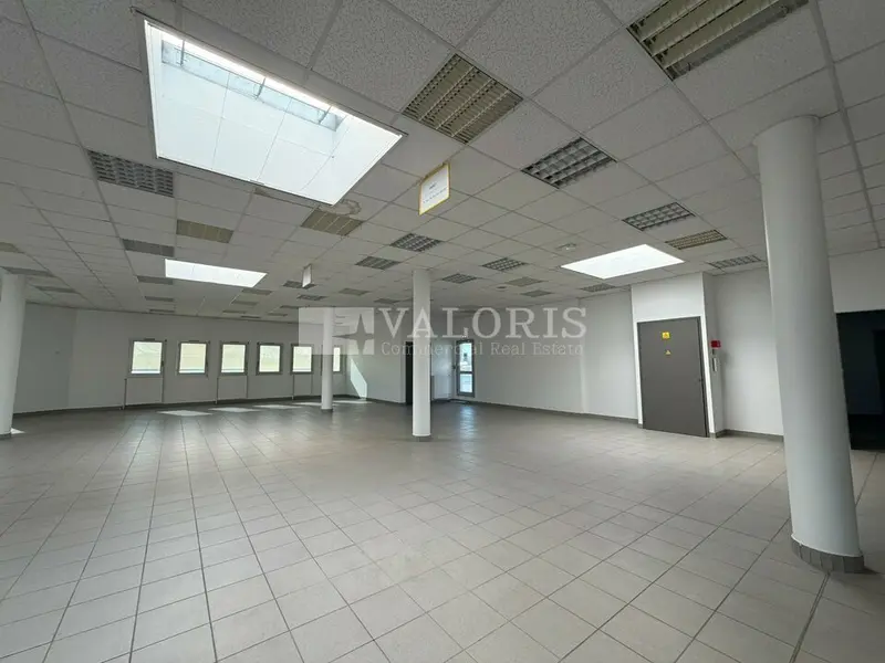 Bureau à louer - Meyzieu (69330) - 421 m² - 3 332 €/mois