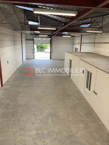 LOCAL D'ACTIVITE A LOUER 1 210 m² 13011 SECTEUR LA POMME