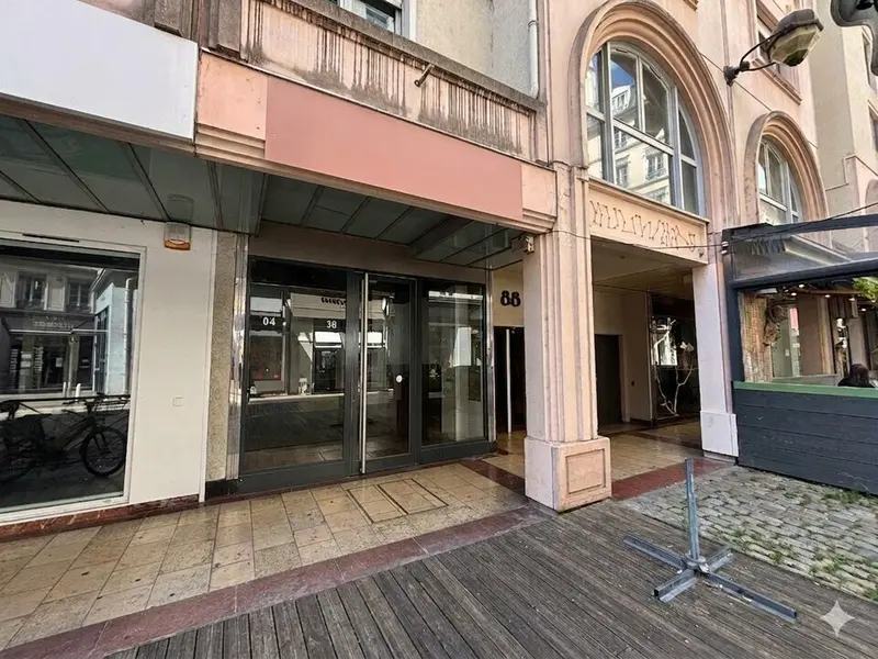 Local Commercial à louer - Lyon 02 (69002) - 75 m² - 4 583 €/mois
