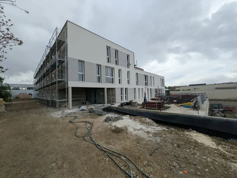 A louer un bâtiment mixte d'activité-bureaux de 1290M²