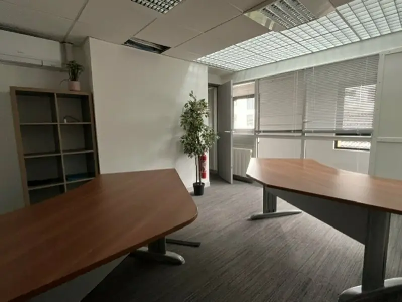 Bureau à louer - Vannes (56000) - 152 m² - 1 900 €/mois