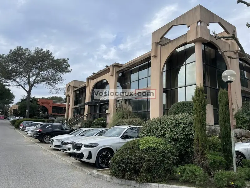 A vendre : bureaux de 1280m2 + 90m2 de réserve - Sophia Antipolis