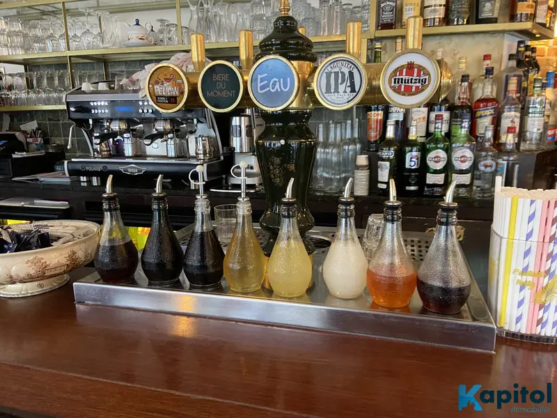 Brasserie d'angle – Paris 18e – proche métro