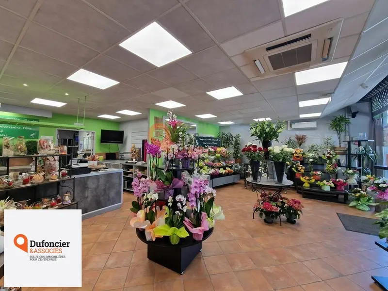 Local Commercial à louer - Poitiers (86000) - 163 m² - 3 000 €/mois