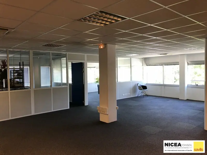 Bureau à louer - Nice (06200) - 90 m² - 1 200 €/mois