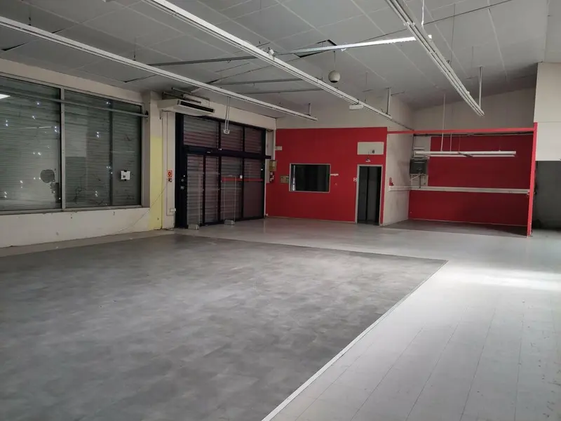 Local Commercial à louer - Lescar (64230) - 590 m² - 5 000 €/mois