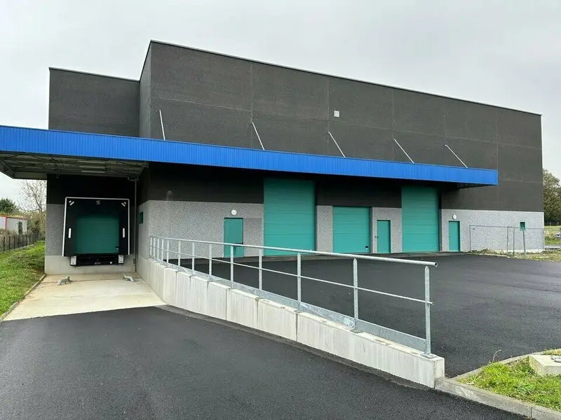 Entrepôt / Activité à louer - Petit-Caux (76370) - 1465 m² - 12 208 €/mois