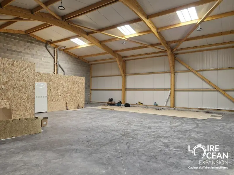 Entrepôt / Activité à louer - Chaumes-En-Retz (44320) - 185 m² - 1 350 €/mois