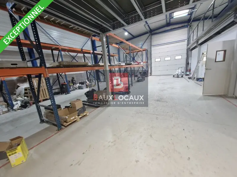 Entrepôt / Activité à louer - Velaux (13880) - 450 m² - 4 200 €/mois