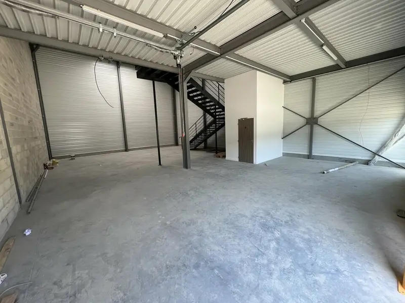 Entrepôt / Activité à louer - Aulnay-Sous-Bois (93600) - 463 m² - 5 436 €/mois