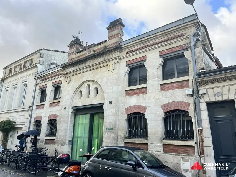 Bureau à vendre - Bordeaux (33300) - 677 m²