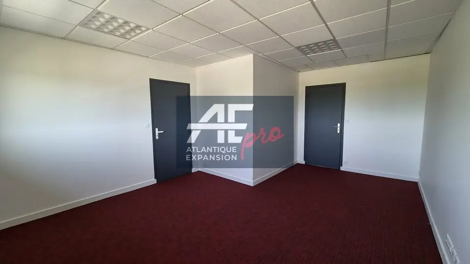 À LOUER  BUREAU INDIVIDUEL DE 22 M²  SECTEUR OCÉANIS