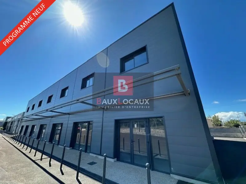 A LOUER / PLATEAU DE BUREAUX NEUFS EN R+1 D ENVIRON 255M² VEDENE