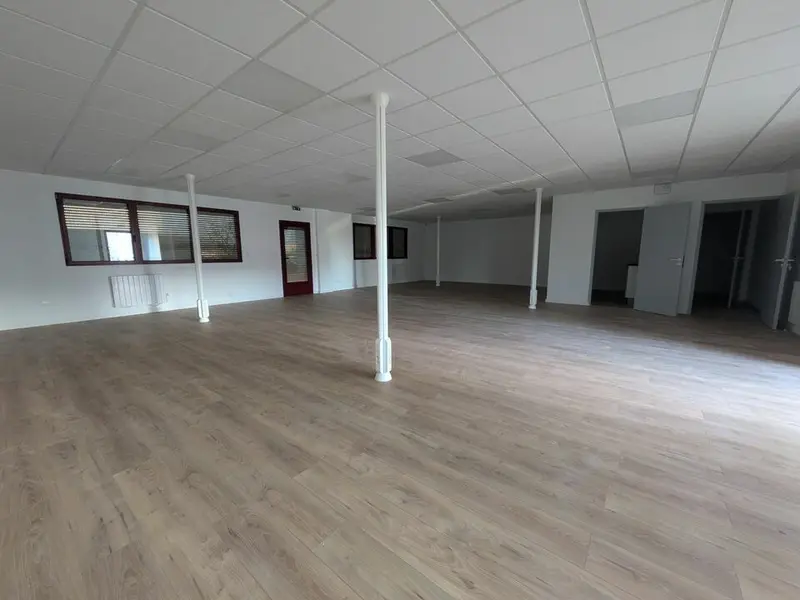 Bureau à louer - Évreux (27000) - 130 m² - 1 500 €/mois