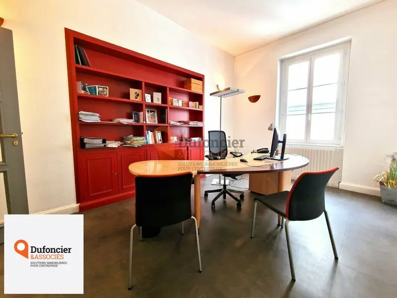 Bureau à louer - Poitiers (86000) - 192 m² - 2 083 €/mois