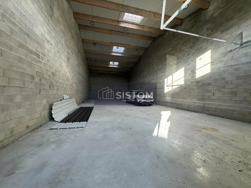 Entrepôt / Activité à louer - Persan (95340) - 260 m² - 2 700 €/mois