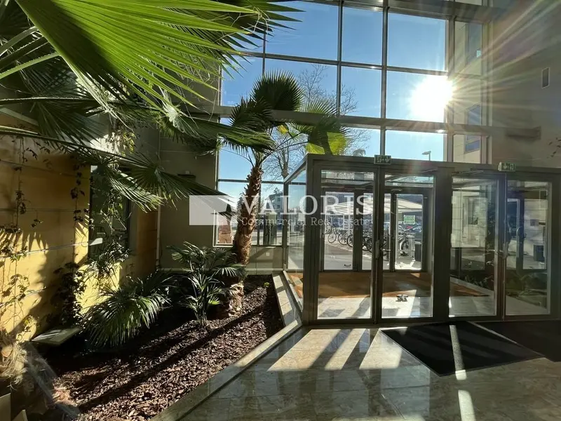Bureau à louer - Limonest (69760) - 3598 m² - 43 475 €/mois