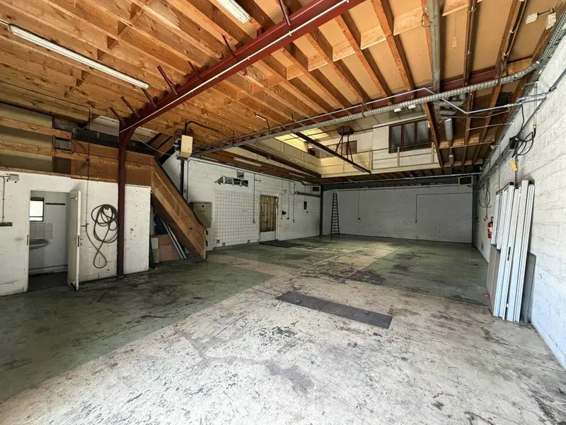 Entrepôt / Activité à louer - Le Thillay (95500) - 180 m² - 1 650 €/mois