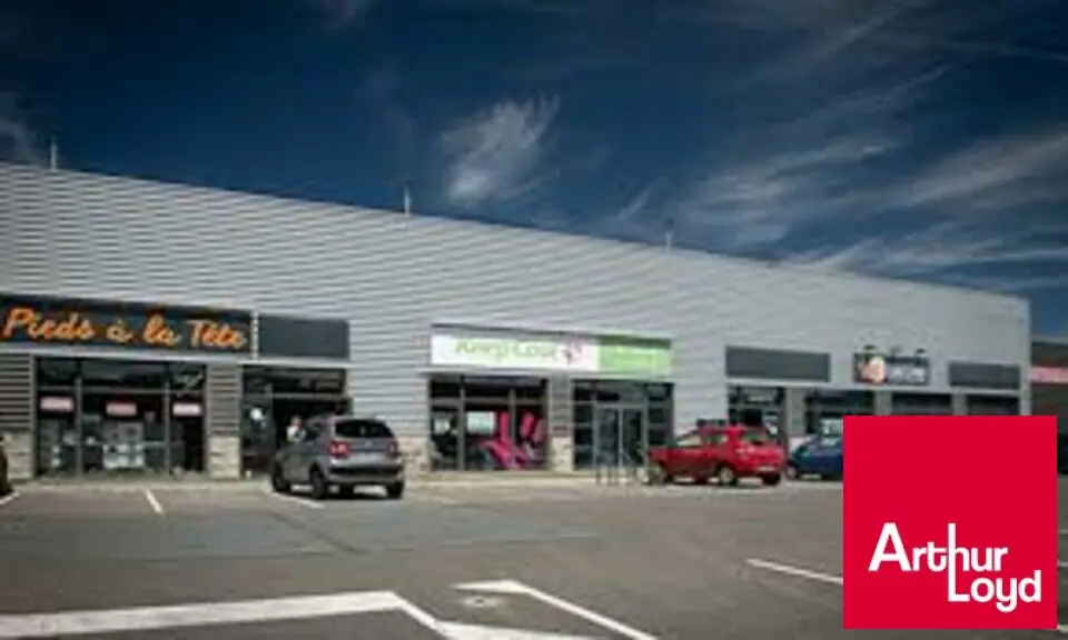 Local Commercial à louer - Saint-Pierre-Du-Mont (40280) - 600 m² - 3 750 €/mois