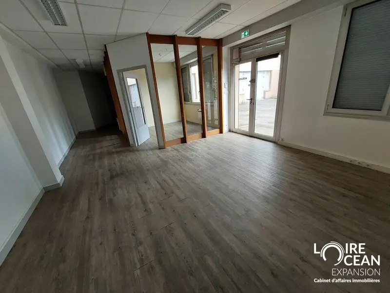 A VENDRE ATELIER / BUREAUX