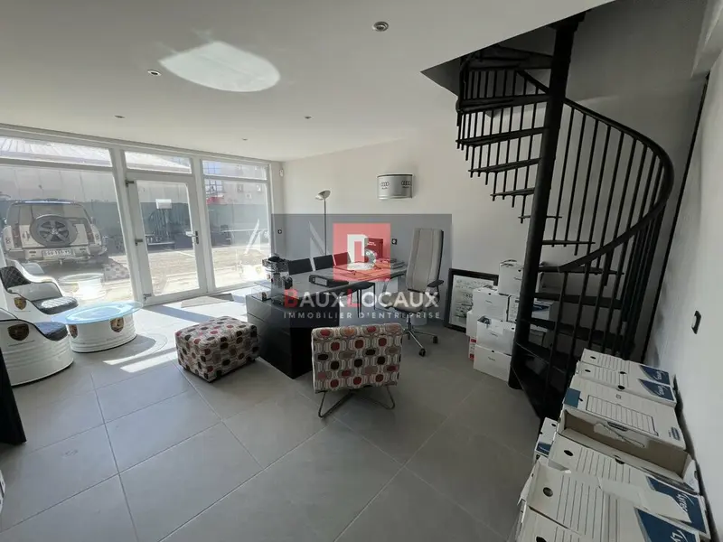 Entrepôt / Activité à vendre - Arles (13200) - 210 m²