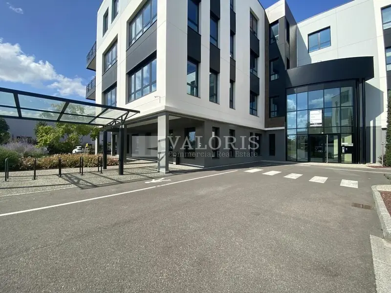 Bureau à louer - Genas (69740) - 1054 m² - 11 418 €/mois