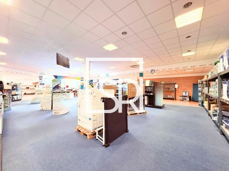 Local Commercial à louer - Clermont-Ferrand (63000) - 878 m² - 8 048 €/mois