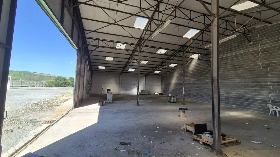 Entrepôt / Activité à louer - Beauregard-Vendon (63460) - 376 m² - 1 450 €/mois