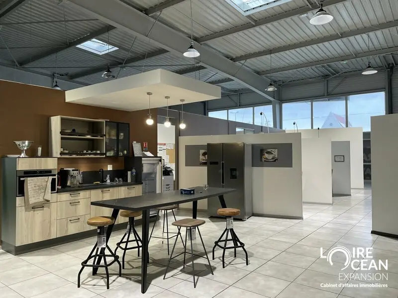 Local Commercial à louer - Châteaubriant (44110) - 1100 m² - 6 966 €/mois