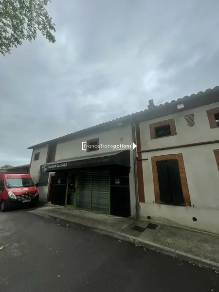 A LOUER LOCAL COMMERCIAL 300 M² MONTLAUR 