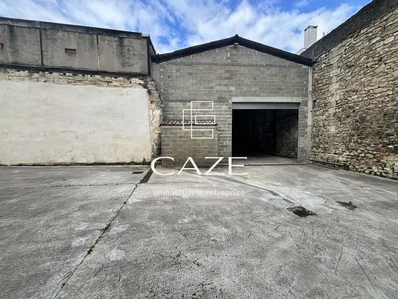 PROXIMITE GARE ST JEAN - STOCKAGE EXTERIEUR 
