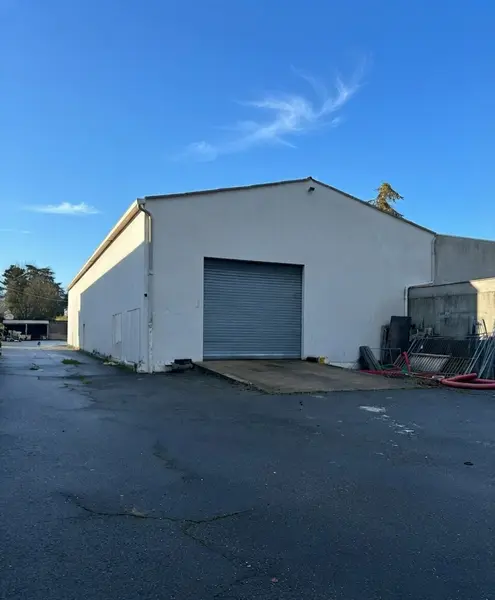 A louer Locaux d'activité 498m² Champagne-au-Mont-d'Or