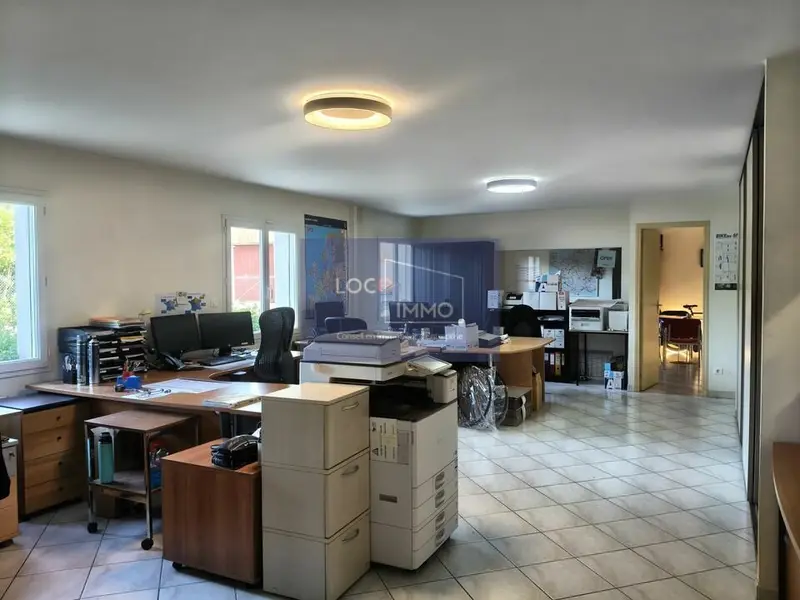 Entrepôt de 960 m² à louer à Marmande