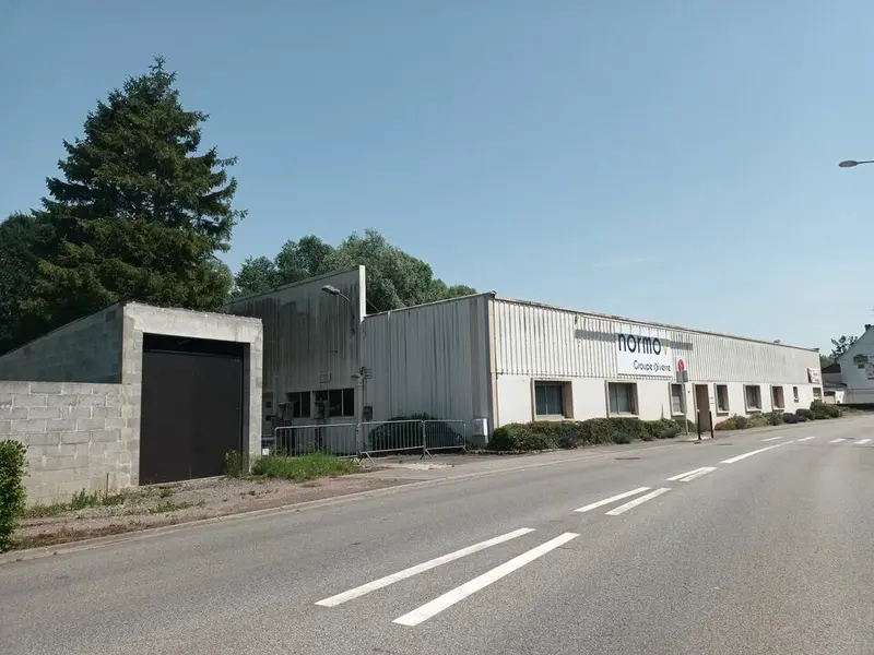 A vendre Locaux d'activité 3280m² Longroy