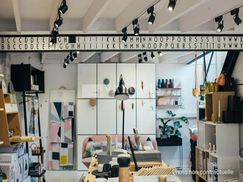 A vendre Local commercial  240m² Lyon 01