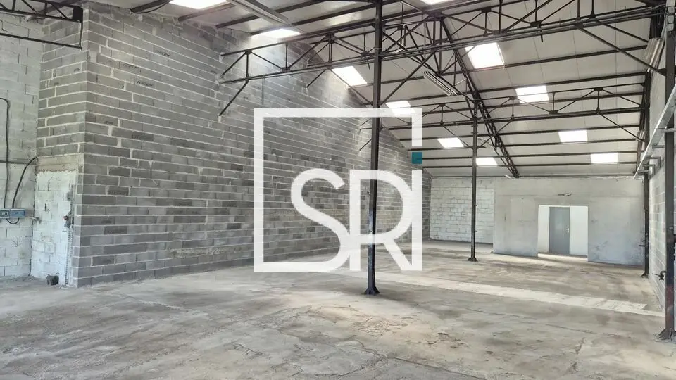 A louer Entrepôt 367m² Beauregard-Vendon