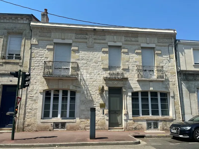 A sous-louer, Bureaux de 83 m² parc Bordelais