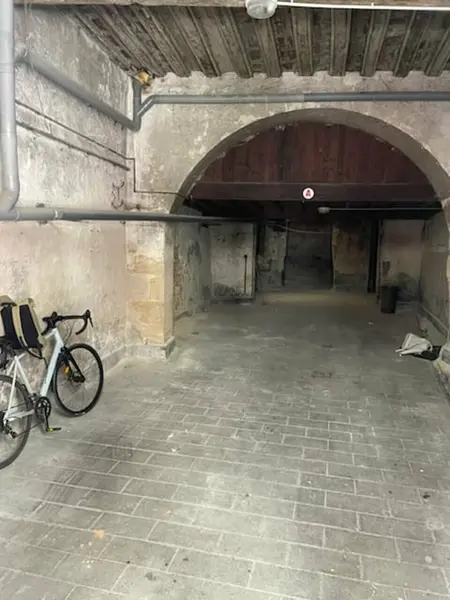 BORDEAUX CENTRE QUARTIER SAINT PAUL - VENTE MURS GARAGE ET CAVE 166M²