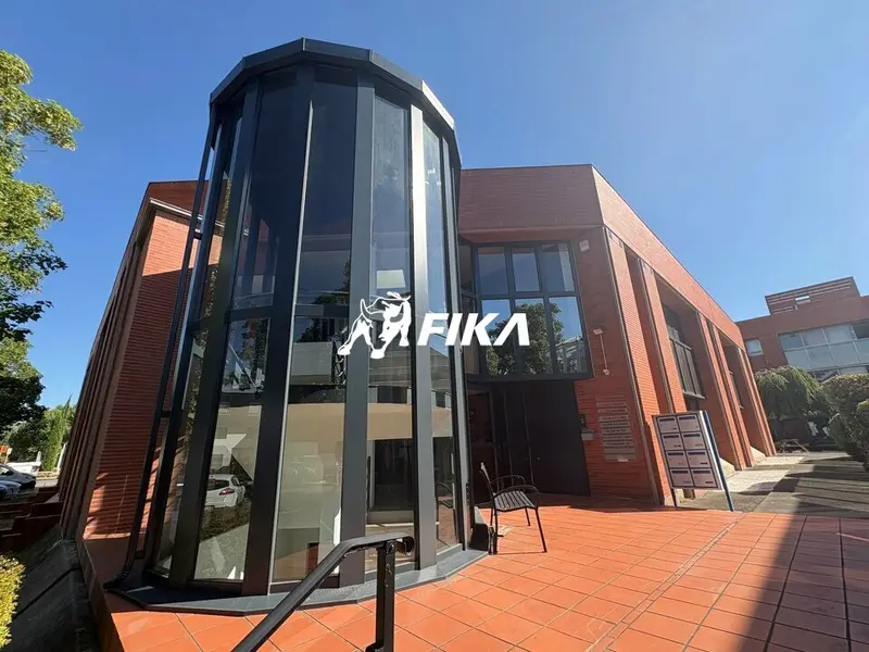 A LOUER BUREAUX 1 800 M² - (31670) LABEGE