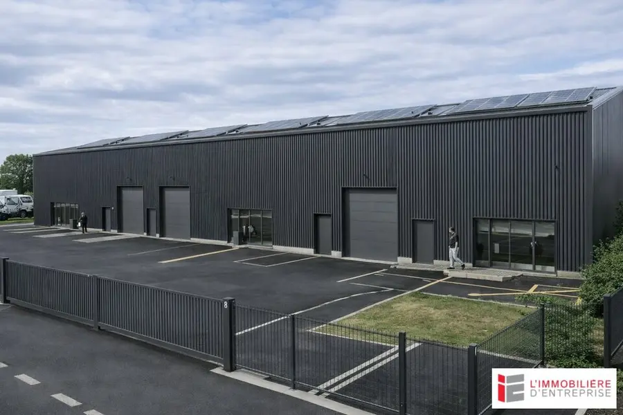 LOCATION  LOCAL D'ACTIVITÉ  250 m²  LA MÉZIÈRE