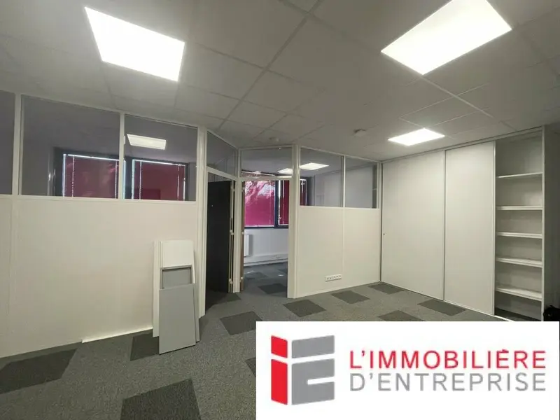 A LOUER - BUREAUX - VANNES Laroiseau