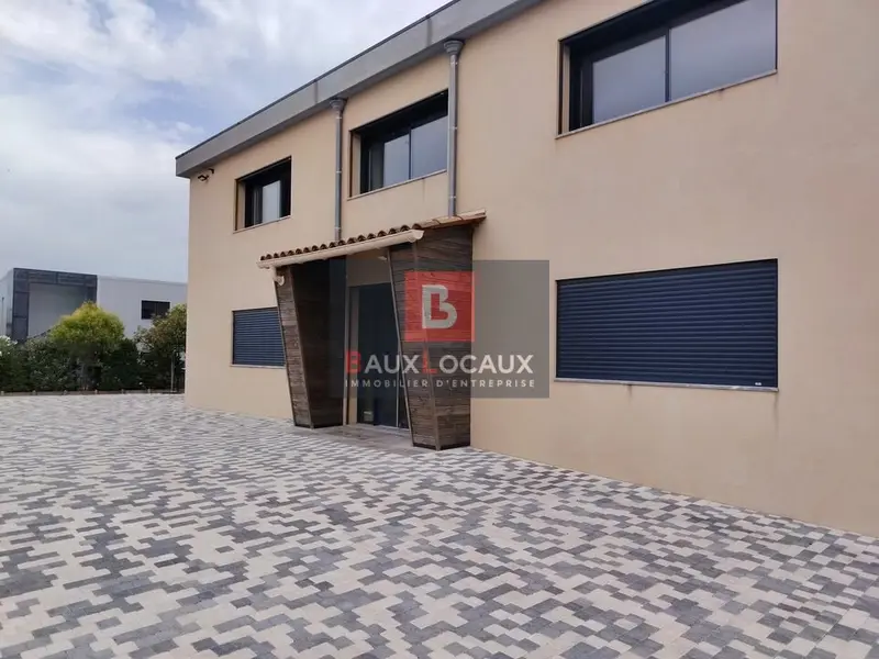 Vente Bâtiment Mixte 700 m² Lambesc