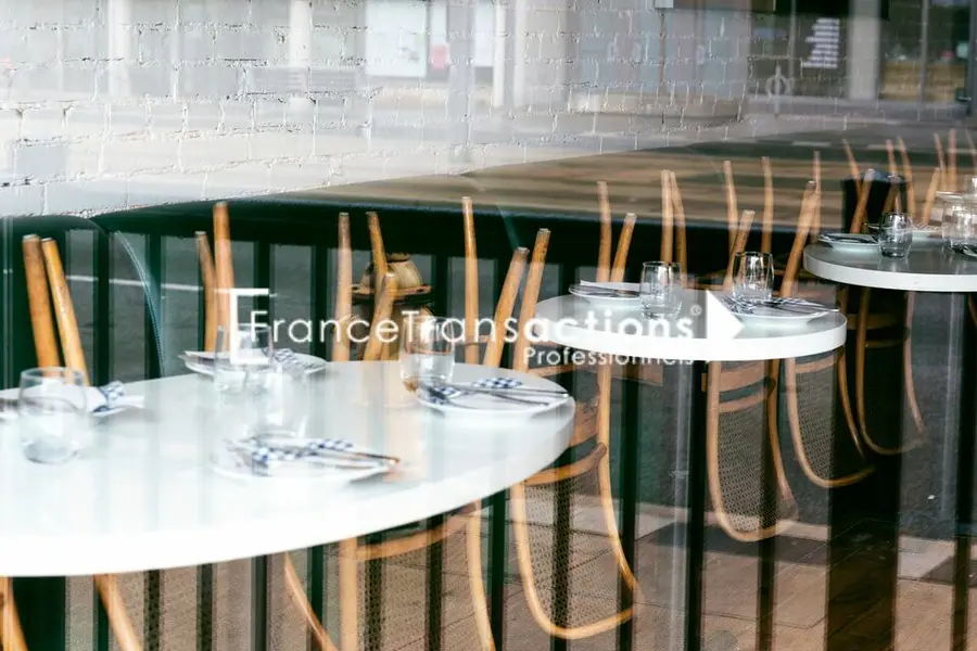 A CEDER FONDS DE COMMERCE BAR LICENSE III RESTAURANT AVEC TERRASSE