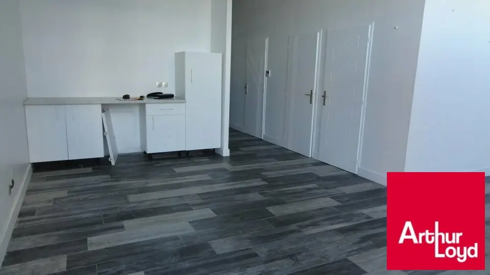 Anglet, sur zone active, Visuel sur axe très passant