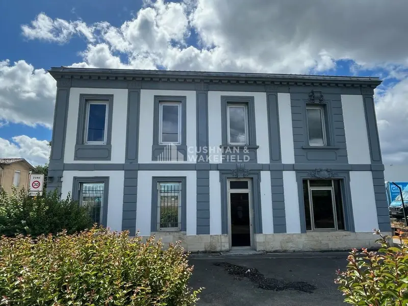 A LOUER - BUREAUX DE 65 M² - BEGLES BORDURE ROCADE