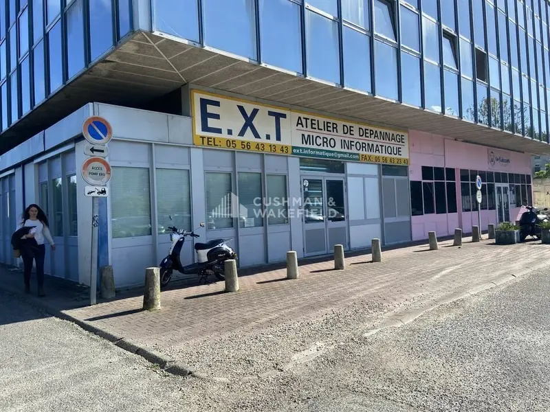 A LOUER - LOCAL COMMERCIAL DE 160 M² - MERIGNAC SORTIE 9