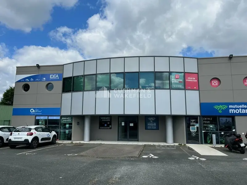 A LOUER - BUREAUX DE 210 M² DIVISIBLES - MERIGNAC CHEMIN LONG