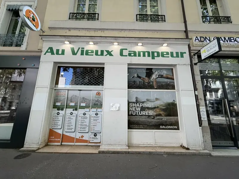 A louer Local commercial  174m² Lyon 03